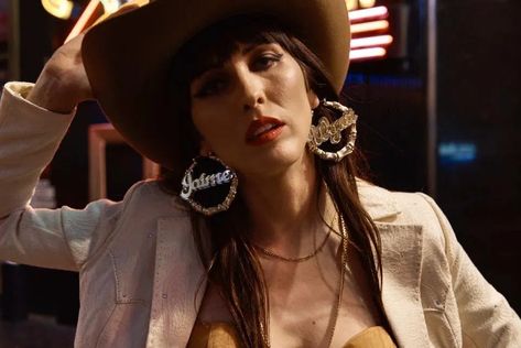 VIDEO: JAIME WYATT - Neon Cross [Magdalena Wosinska, director] Magdalena Wosinska, Jessi Colter, Neon Cross, Shooter Jennings, Tanya Tucker, Run The Jewels, Alanis Morissette, Outlaw Country, New West