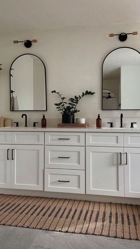 White Bathroom Cabinets, Matte Black Bathroom, Transitional Decor Kitchen, Bathroom Remodel Designs, Bathroom Inspiration Decor, Bathroom Renos, Transitional Decor, Traditional Bathroom, Bathroom Remodel Master