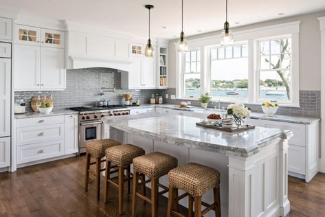 Cape Cod Kitchen, Kitchen Island Dimensions, Beach Style Kitchen, Cape Cod Cottage, Kitchen Favorites, River Side, Farmhouse Kitchens, White Kitchens, Chef's Kitchen