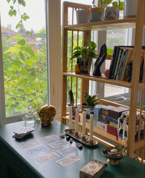 Showing the aesthetic of my tarot reading office where I do my client readings Tarot Desk Decor, Home Writing Space, Tarot Reading Room Decor, Tarot Room Aesthetic, Tarot Room Ideas, Tarot Card Decor, Tarot Reading Table Set Up, Tarot Setup, Tarot Space