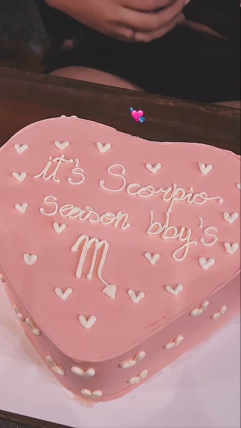 Scorpio Cakes Ideas, Scorpio Szn Aesthetic, Scorpio Season Cake, Scorpio Szn Cake, Birthday Cake Scorpio, Scorpio Cake Ideas, Scorpio Aura, Scorpio Cake, Scorpio Szn