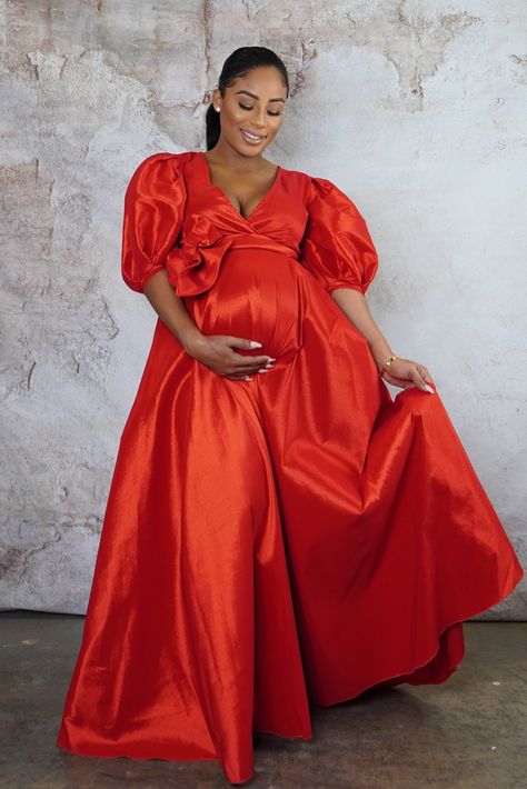 Perfect for shower shoot or gender real Wrap Gowns, Maternity Occasion Wear, Pregnant Photos, Elegant Maternity Dresses, Lace Maternity Gown, African Attire Dresses, Formal Maternity Dress, Maternity Photoshoot Outfits, Long Gowns