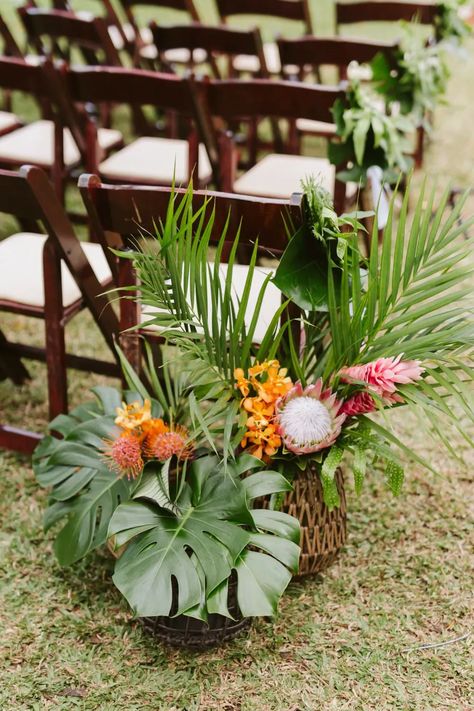 Kualoa Ranch Hawaii, Tropical Bridal Bouquet, Paradise Wedding, Kualoa Ranch, Tropical Wedding Flowers, Kauai Wedding, Costa Rica Wedding, Fiesta Tropical, Estilo Tropical