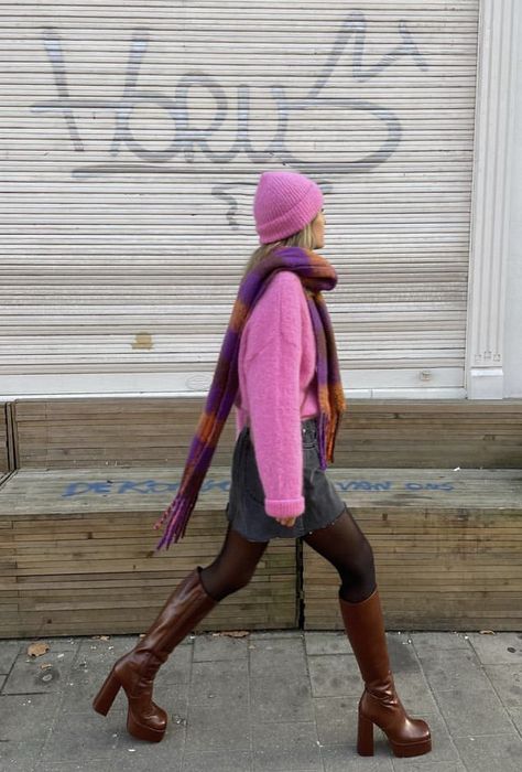 Colorful Fall Fashion, Fun Winter Outfits, Pink Tights Outfit, Pink Boots Outfit, Colorful Winter Outfits, Colorful Fall Outfits, Fit Aesthetic, Africa Trip, Deadpool And Wolverine