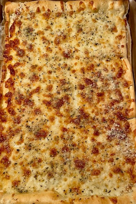 Copycat Pizza Hut Bread Sticks, Copycat Pizza Hut Cheese Sticks, Pizza Hut Cheese Breadsticks, Pizza Hut Breadstick Seasoning, Cheesy Bread Sticks Recipe, Pizza Cheese Sticks, Pizza Hut Pizza Recipe, Copycat Pizza Hut Breadsticks, Pizza Hut Breadsticks Recipe