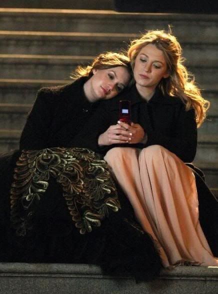 Blair Et Serena, Blair Waldorf Fashion, Mode Gossip Girl, 69th Birthday, Estilo Blair Waldorf, Gossip Girl Serena, Estilo Gossip Girl, Showered With Love, Blair Waldorf Gossip Girl