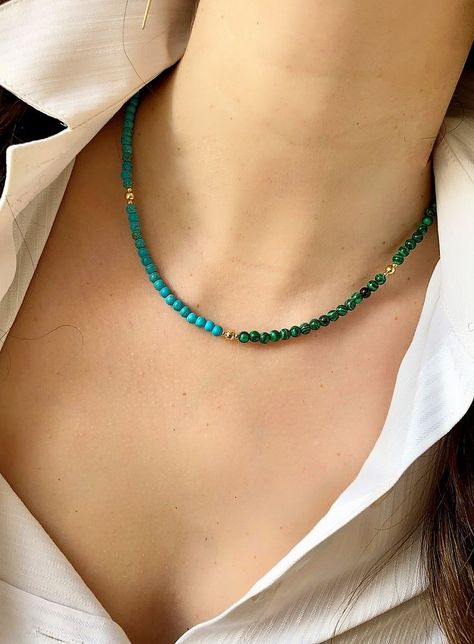 Beaded Necklace Aesthetic, Collar Verde, Aesthetic Necklace, Necklace Aesthetic, Happy Jewelry, Malachite Necklace, Diy Jewelry Inspiration, Malachite Jewelry, Dainty Choker