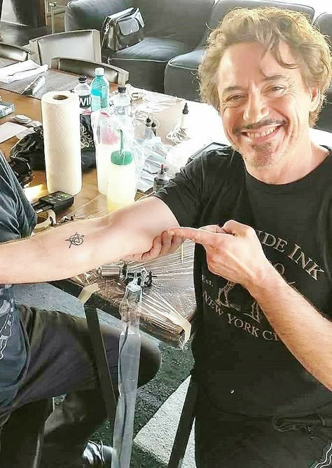 Robert Downey, Jr. and his Avengers' Iron Man tattoo. Robert Downey Jr Tattoo, Jr Tattoo, Avengers Tattoo, Toni Stark, Robert Downey Jr., Robert Downey Jr Iron Man, Marvel Tattoos, Avengers Cast, Iron Man Tony Stark