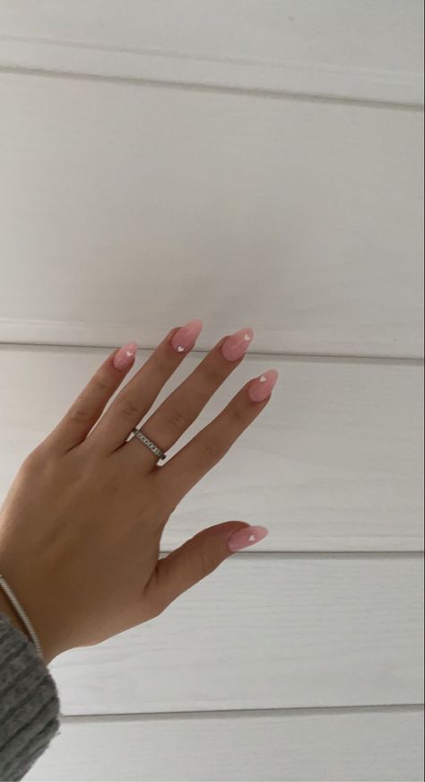 Ombre Nails With Heart Design, Light Pink Nails With White Heart, Pink Chrome Nails With Hearts, Pink Nails White Hearts, Chrime Nails, White Chrome Nails, Pink Chrome Nails, Baby Pink Nails, Milky Nails