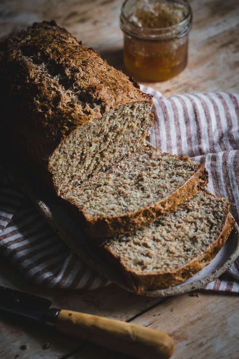 Irish Brown Bread - The Irishman's Wife Irish Brown Bread Recipe, Wife Recipes, Traditional Irish Stew, Irish Stew Recipe, Full Irish Breakfast, Irish Brown Bread, Brown Bread Recipe, Irish Bread, Traditional Irish Soda Bread