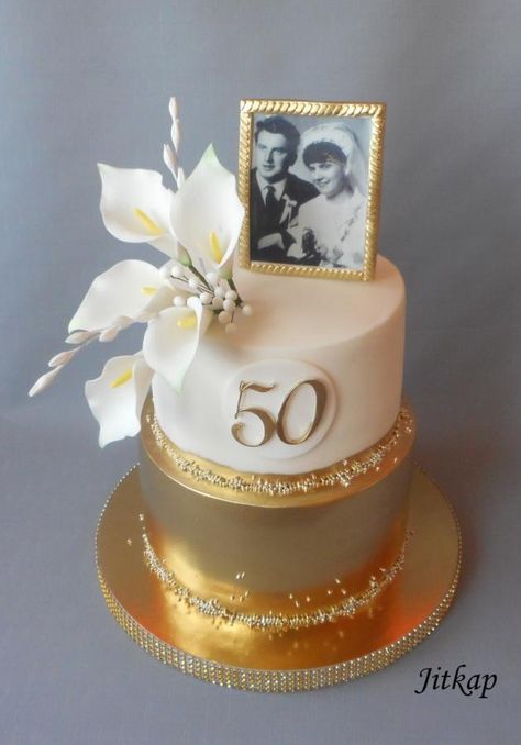 Golden Anniversary Cake, Anniversary Cake With Photo, Golden Wedding Cake, Golden Wedding Anniversary Cake, 50th Year Wedding Anniversary, 50th Wedding Anniversary Decorations, 50th Golden Anniversary, 50th Wedding Anniversary Cakes, 50th Anniversary Cakes