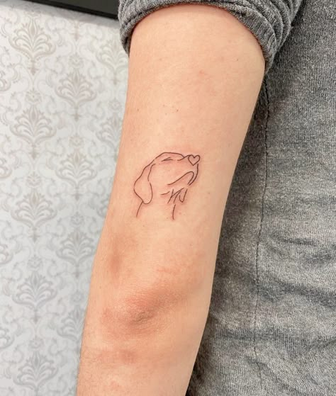 Favor Tattoo Ideas, Dog Tattoo Inspiration, Side Profile Dog Tattoo, Dog Aesthetic Tattoo, Pet Initial Tattoo, Fineline Tattoo Minimalist Dog, Regular Show Tattoo Simple, Dog Tattoos Minimalist, Dog Inspo Tattoo