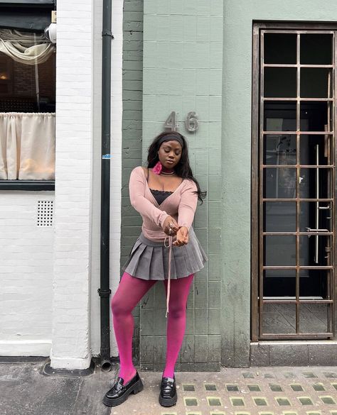 Pink Tights Outfit, Outfit Trabajo, Black Chicks, Fancy Clothes, Pink Tights, Tights Fashion, Headband Outfit, Tights Outfit, Cute Everyday Outfits