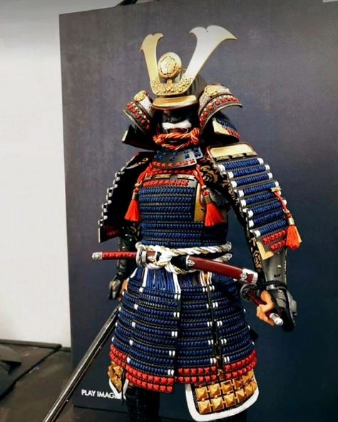 Traditional Samurai Armor, Real Samurai Armor, Samurai Historical, Samurai Armor Design, Samurai Uniform, Armor Japanese, Samurai Outfit, Samurai Cosplay, Japanese Armour