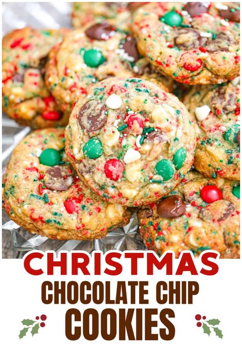 Christmas Chocolate Chip Cookies Santa Chocolate Chip Cookies, Festive Chocolate Chip Cookies, Chocolate Cookie Recipes Christmas, Christmas Chocolate Chip Cookies Recipes, Chocolate Chip Christmas Cookies Recipes, Chocolate Chip Cookies Christmas, Holiday Dessert Drinks, Christmas Chocolate Chip Cookies, Christmas Cookies Recipe