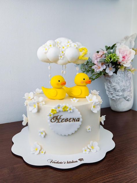 #babycakes #duck #clouds #flowers #buttercream #cakedesigner #cakedecorating #cakesdecor #cake #cakedecorating #cakeart #cakedecor #cakesdecor Cake With Duck Design, Duck Cakes Birthday, Birthday Cake Duck, Duck Theme Cake, Duck Cake Ideas, Duck Themed 1st Birthday, Cute Duck Cake, Duck Cake Design, Duck Birthday Cake