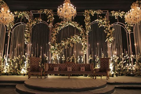 The Ritz in Gurgaon | Venue Photos & Videos - By FNP Venues Bride Groom Backdrop, Reception Decorations Indian, Indian Wedding Reception Backdrop, Sangeet Backdrop, Night Wedding Decor Indian, Reception Stage, Reception Backdrop Ideas Indian, Indian Reception Decor, Wedding Stage Decorations Indian