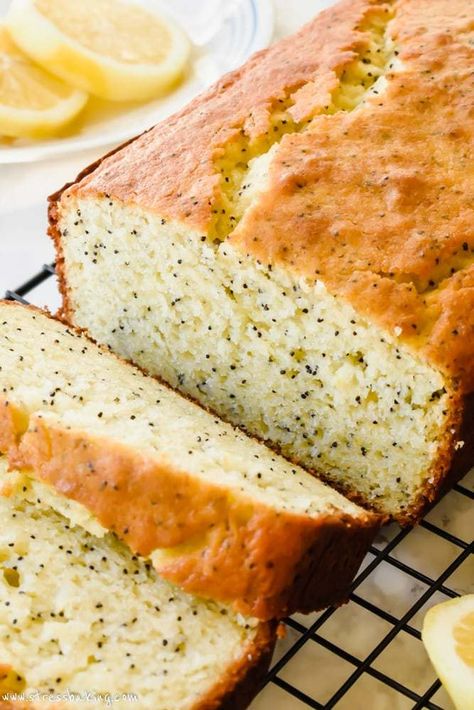 Poppy Seed Loaf, Lemon Poppy Seed Loaf, Lemon Poppy Seed Bread, Seed Loaf, Breakfast Loaf, Poppyseed Cake, Healthy Calories, Poppy Seed Bread, Lemon Poppyseed Bread