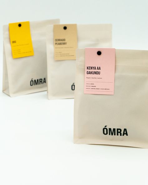 Coffee Bag Display Ideas, Coffee Bag Label Design, Coffee Labels Design, Coffee Bag Packaging Design, Coffee Packaging Design Ideas, Coffee Bag Label, Coffee Pouch Packaging Design, Matcha Package, Packaging Design Bag