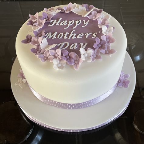 Happy Birthday Cake For Mother, Happy Mothers Day Cakes Ideas, Happy Mothers Day Cake, Cake Feta, Mother Birthday Cake, Berry Berry, Mothers Day Cake, Mini Cakes Birthday, Baby Shoot