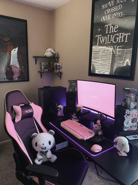 Games Room Inspiration, Gamer Bedroom, Pink Games, Gamer Setup, Hello Kitty Rooms, Gamer Room Decor, Otaku Room, Adorable Homes Game, Dark Home Decor