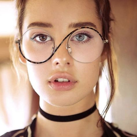 Half Frame Glasses, Womens Eyewear Frames, Metal Frame Glasses, Round Eyewear, Mens Glasses Frames, Metal Glasses, Blue Glasses, Eyeglasses Frames For Women, Round Eyeglasses