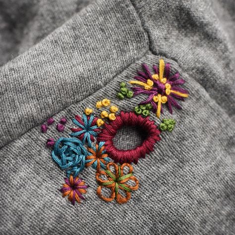 At first I was sad about the hole in my sweater, but now I think I might like it even more than the original! Mending Knitwear, Mending Clothes, Sew Ins, Visible Mending, Repair Clothes, Costura Diy, 자수 디자인, Creation Couture, Embroidery Ideas