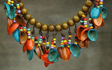 This necklace is made with pistachio nut shells. (Andy Bronson / The Herald) Nut Shell Crafts, Shell Crafts Kids, Walnut Shell Crafts, Pista Shell Crafts, Pistachio Shells, Shells Diy, Shell Crafts Diy, Walnut Shell, Crafts Kids