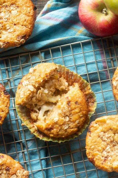 Pumpkin Applesauce Muffins, Apple Oatmeal Muffins, Cheddar Muffins, Roasted Cabbage Steaks, Healthy Oats, Apple Cheddar, Apple Muffin Recipes, High Altitude Baking, Applesauce Muffins