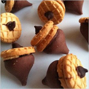 15 Squirrel-themed snacks for movie night – SheKnows Squirrel Snacks, Nutter Butter Acorns, Cute Thanksgiving Desserts, Squirrel Cake, Woodland Baby Shower Food, Enchanted Forest Baby Shower, Theme Snack, Woodland Creatures Baby Shower, Forest Baby Showers