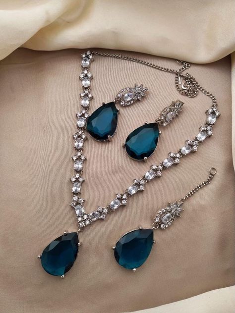 Stunning silver diamond style set with blue zirconia stones to give an elegant and unique look.  Customisations available on request. Fantasy Jewellery, Green Jewellery, Diamond Jewelry Set, Beautiful Tiaras, Green Stones, Magical Jewelry, Green Jewelry, Fantasy Jewelry, Diamond Set