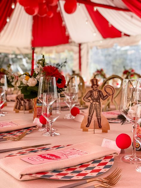 Circus Bridal Shower Theme, Carnival Table Setting, Upscale Carnival Party, Carnival Themed Table Decor, Carnival Theme Table Centerpieces, Circus Theme Appetizers, French Circus Party, Circus Theme Dinner Party, Vintage Carnival Birthday Party