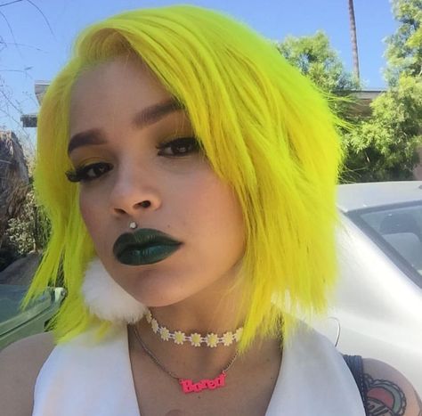 Highlighter yellow hair Highlighter Yellow Hair, Neon Yellow Hair, Yellow Blonde Hair, Yellow Hair Color, Yellow Blonde, Best Hair Dye, Neon Hair, Types Of Braids, Hair Color Pastel