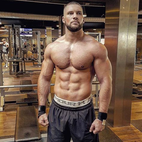 1,538 Likes, 21 Comments - Fanpage of Florian Munteanu (@bignastyfanpage) on Instagram: “. My fave pic, from my fave person, on my fave day: HAPPY BIRTHDAY FLORIAN @bignasty 2️⃣9️⃣🥳❤️” Ripped Body, Great Body, Athletic Men, Body Builder, Muscular Men, Male Physique, Body Inspiration, Shirtless Men, Sport Man