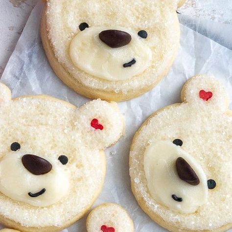 Chelsey White on Instagram: "✨Polar Bear Cookies✨ These adorable cookies are surprisingly easy to make! They’re frosted with buttercream & dunked in sanding sugar so you don’t have to worry about getting the frosting super smooth, and the face is made with sprinkles & chocolate chips ☺️ The recipe is linked in my bio or you can google chelsweets polar bear cookies #polarbear #cookies" Polar Bear Oreo Cookies, Valentine Cookies Decorated Buttercream, January Cookies, Rockstar Cookies, Christmas Baking Aesthetic, Bear Sugar Cookies, Polar Bear Cookies, Winter Sweets, Copycat Cookies