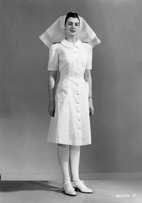 Canada’s WW2 Nursing Sisters – All About Canadian History Nursing Photos, Nurse Photography, History Of Nursing, Vintage Nursing, White Mage, Shirin Neshat, Angel Band, Nursing Humor, Costume Inspirations