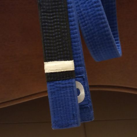 First stripe on my blue belt. Osu! #jiujitsu #brazilianjiujitsu #bjj #bluebelt Bjj Blue Belt, Jiujitsu Aesthetic, Bjj Aesthetic, Blue Belt Jiu Jitsu, Belts Aesthetic, Jiu Jitsu Belts, Martial Arts Belts, Bjj Jiu Jitsu, Year Goals