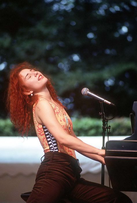 Tori Amos Working Model, Beatiful People, Pj Harvey, Tori Amos, Jazz Artists, Female Musicians, Women In Music, Alternative Music, London Calling