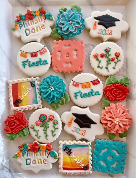 Fiesta Graduation Cookies, Graduation Party Mexican Theme, Mexican Graduation Cake, Fiesta Grad Party, Mexican Graduation Party Ideas, Mexican Grad Party, Fiesta Graduation Party Ideas, Mexican Themed Graduation Party, Fiesta Theme Graduation Party