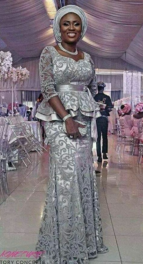 Nigerian Lace Styles Dress, Nigerian Lace Styles, African Lace Styles, Best African Dresses, African Fashion Skirts, Lace Gown Styles, African Dresses Modern, Afrikaanse Mode, African Wear Dresses