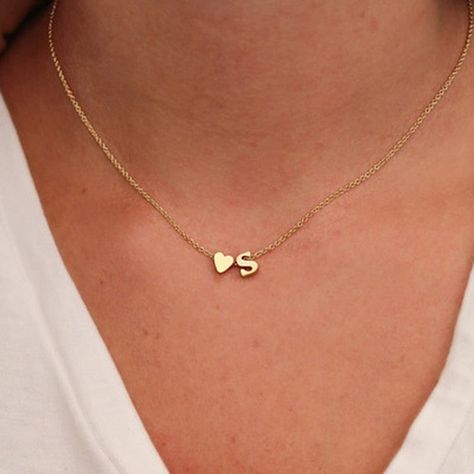 Tiny Heart Dainty Initial Kalung Choker, Name Choker, قلادات متدلية, Initial Heart Necklace, Dainty Choker Necklace, Dainty Initial Necklace, Necklace Chain Types, Choker Chain, Letter Pendant Necklace