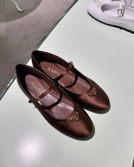 Prada Flats, Luxury Loafers, Luxury Flat, Dad Shoes, Girly Shoes, Slingbacks, Shoe Closet, Doja Cat, Prada Shoes