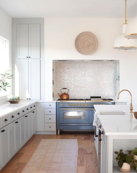 ILVE Ranges on Instagram: “Jenny Marrs of @hgtv’s #FixerToFabulous says, “Dave and I are SO proud of this kitchen! We wanted to incorporate as many hand-made, artisan…” Kitchen Cabinets With White Countertops, Cabinets With White Countertops, The Block Kitchen, Jenny Marrs, Rock The Block, Classic White Kitchen, Kabinet Dapur, Kitchen Stove, Low Cabinet