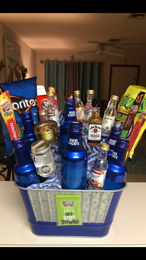 Farewell gift basket. Thanks Pinterest for the idea 😘 Bud Light Gift Basket, How To Wrap Beer Bottles Gift Ideas, Alcohol Drink Basket Gift Ideas, Diy Alcohol Gift Basket Ideas, Beer Bottle Gift Ideas, Alcohol Basket Ideas, Booze Basket Ideas, Alcohol Gift Basket, Alcohol Gift Ideas