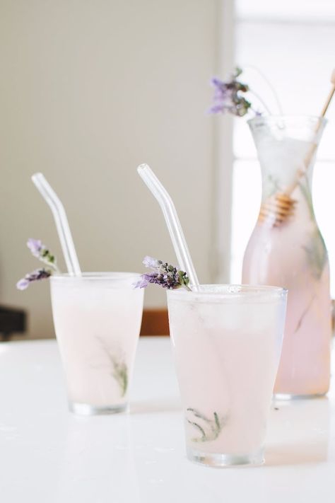 Lavender Lemonade Recipe Easy Skillet Chicken, Chicken Poppers, Coctails Recipes, Poppers Recipe, Lavender Lemonade, Lemonade Recipes, Milkshakes, Iftar, Cocktail Drinks