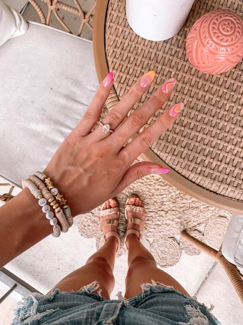 Trendy Nails Orange And Pink, Cute Acrylic Nails For Vacation, Summer Nail Inspo Pink And Orange, Orang Pink Nails, Hot Pink And Orange Nails Acrylic, Vacation Nails Aesthetic, Cuba Nails Summer, Summer Nails 2023 Orange And Pink, Summer Nails For Hawaii