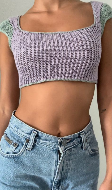 Tunisian Crochet Crop Top, Tunisian Crochet Top Patterns Free, Tunisian Crochet Ideas, Tunisian Crochet Top, Crocheted Crop Top, Crochet Tunisian, Crochet Tops Free Patterns, Crochet Winter, Knitwear Fashion