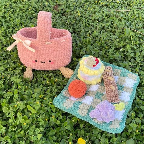 The perfect little picnic basket ! 🧺 ˚୨୧⋆｡ I’m still so in shock I got to test such an amazing pattern! Thank you again to the incredibly talented @crochetingallday for creating such a fun & beautiful piece. I’m gonna cherish this little guy sm 🥹 Pattern & Giveaway are out now !! @crochetingallday <—— go check it out 🫶🏻💖🧺 #patterntester #patterntesting #patternrelease #picnic #picnicparty #crochet #crochetersofinstagram #crochetartist Picnic Crochet, Crochet Picnic, In Shock, Afghan Dresses, Crochet Inspiration, Picnic Party, Picnic Basket, Thank You, Crochet