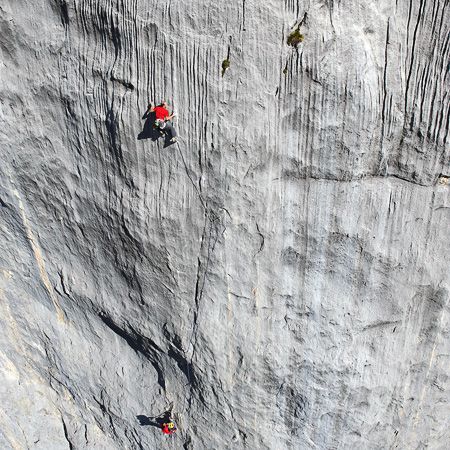 One of the hardest multi pitch routes in the world "Silbergeier"! Featuring Cédric Lachat & Nina Caprez! Zen Master, Indoor Climbing, Sport Climbing, Motivational Images, Climbing Gear, Big Sis, Best Rock, Get High, Extreme Sports