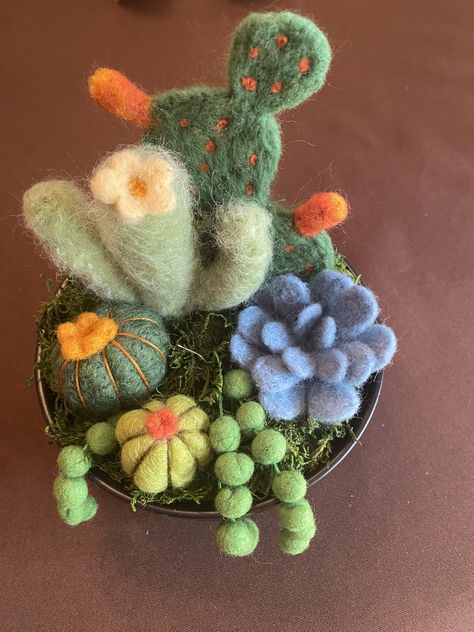 Abstract Felt Art, Flower Needle Felting, Needle Felted Cactus, Felting Cactus, Felted Plants, Needle Felt Cactus, Needle Felt Succulent, Felted Cactus, Felt Plants